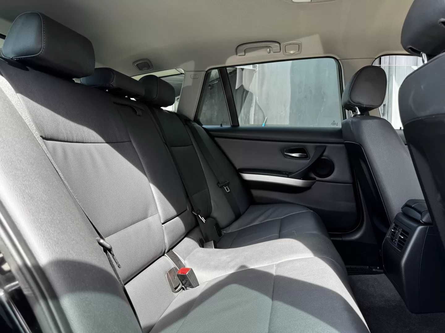 BMW 318D TOURING 2012