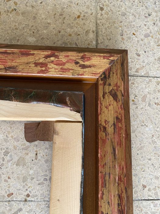 Moldura em madeira pintada de grandes dimensões