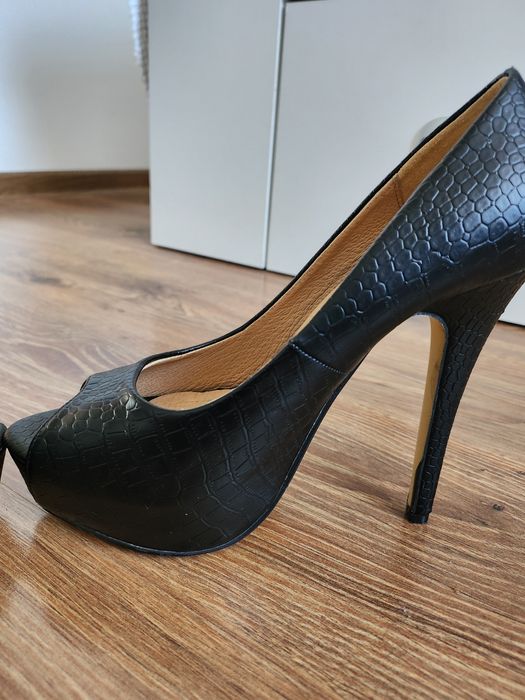 Buty na obcasie rozmiar 39