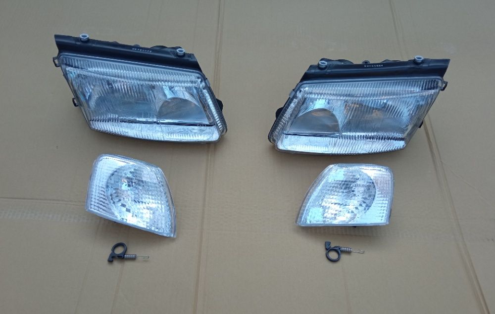 VW PASSAT B5 1996 - lampa przednia lewa + prawa + kierunkowskazy DEPO