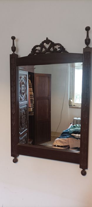 Espelho de madeira trabalhada antigo