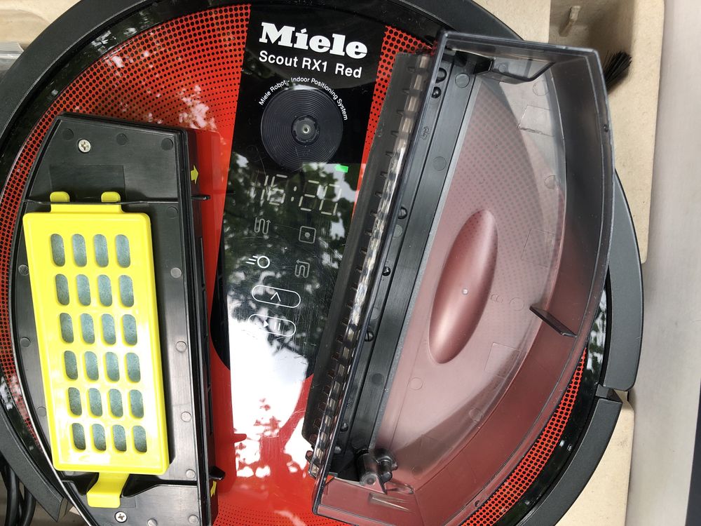 Miele Scout RX1 Red robot odkurzajacy w super stanie