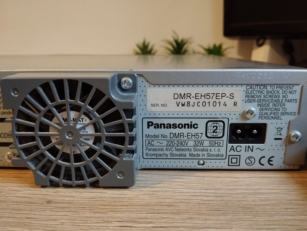 Nagrywarka Panasonic DMR-EH57 HDD&DVD 160GB DIGA HDMI dts + pilot