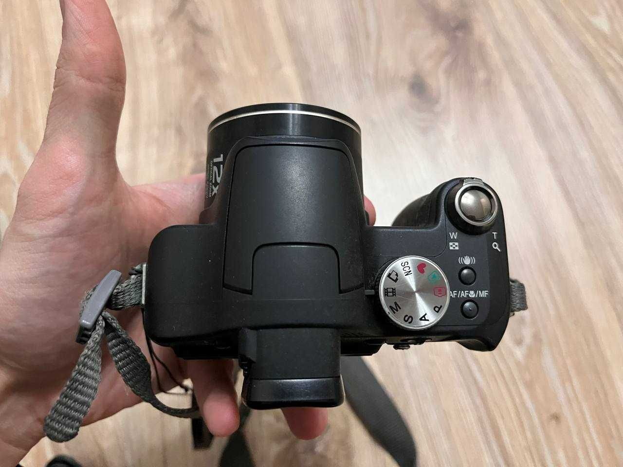 Цифровий фотоапарат Lumix Panasonic DMC-FZ8