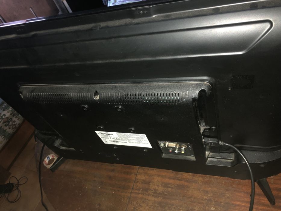 TV Eletronia LD2 32 Android - Como Nova