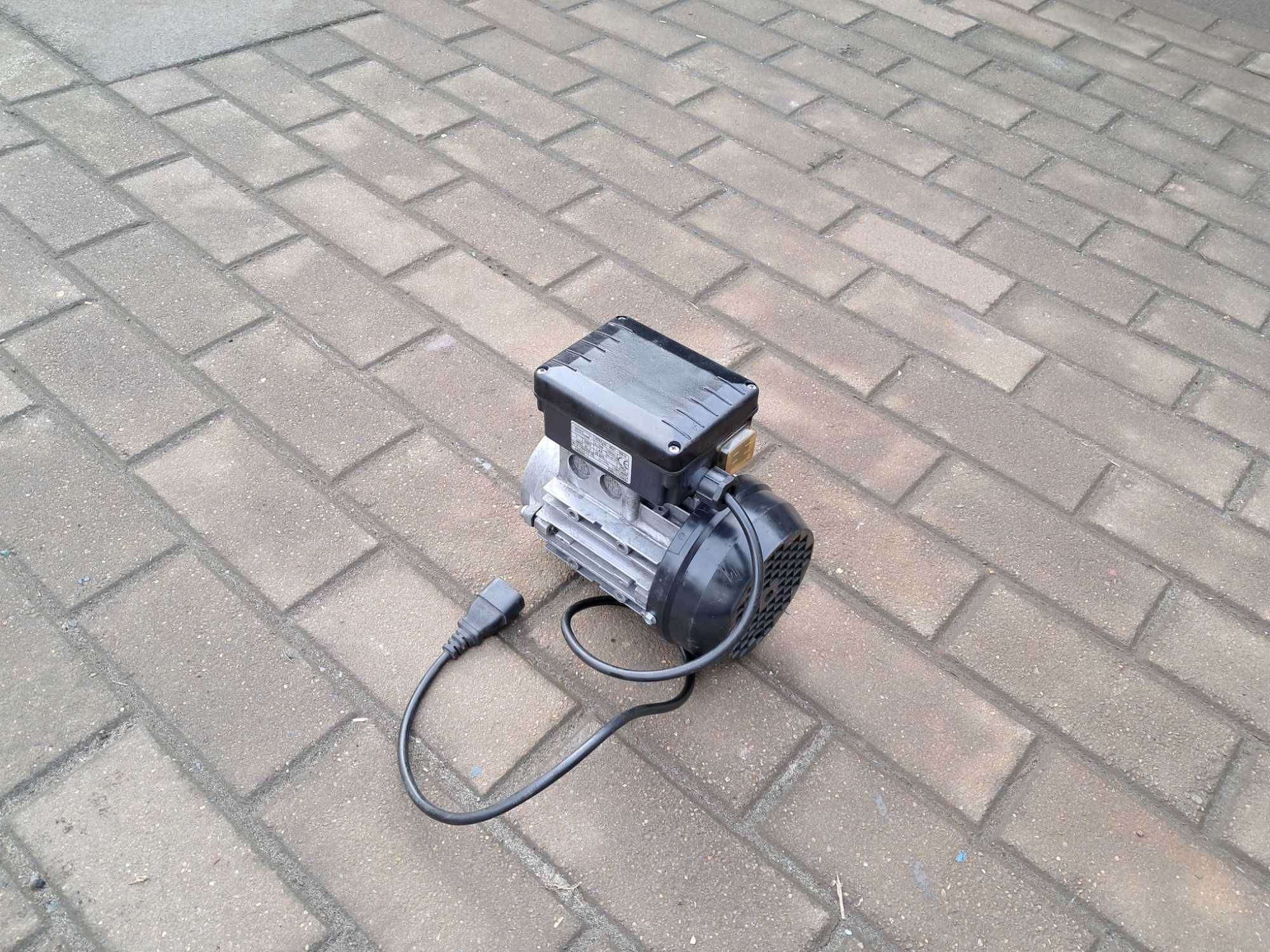 Silnik do podajnika pieca,kotła przekładni  230v 220v 1-fazowy.Wysyłka