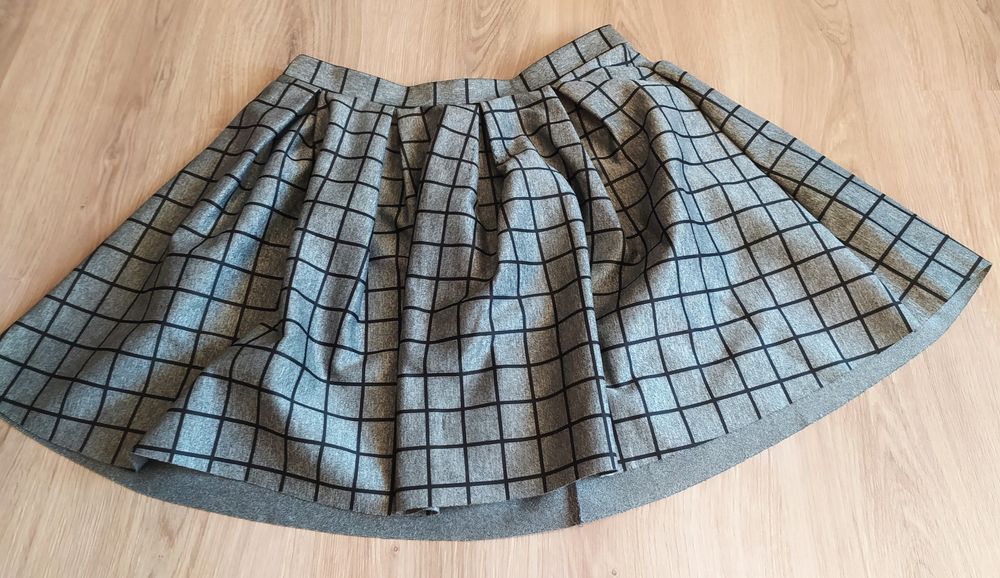 Міні-юбка в клітинку