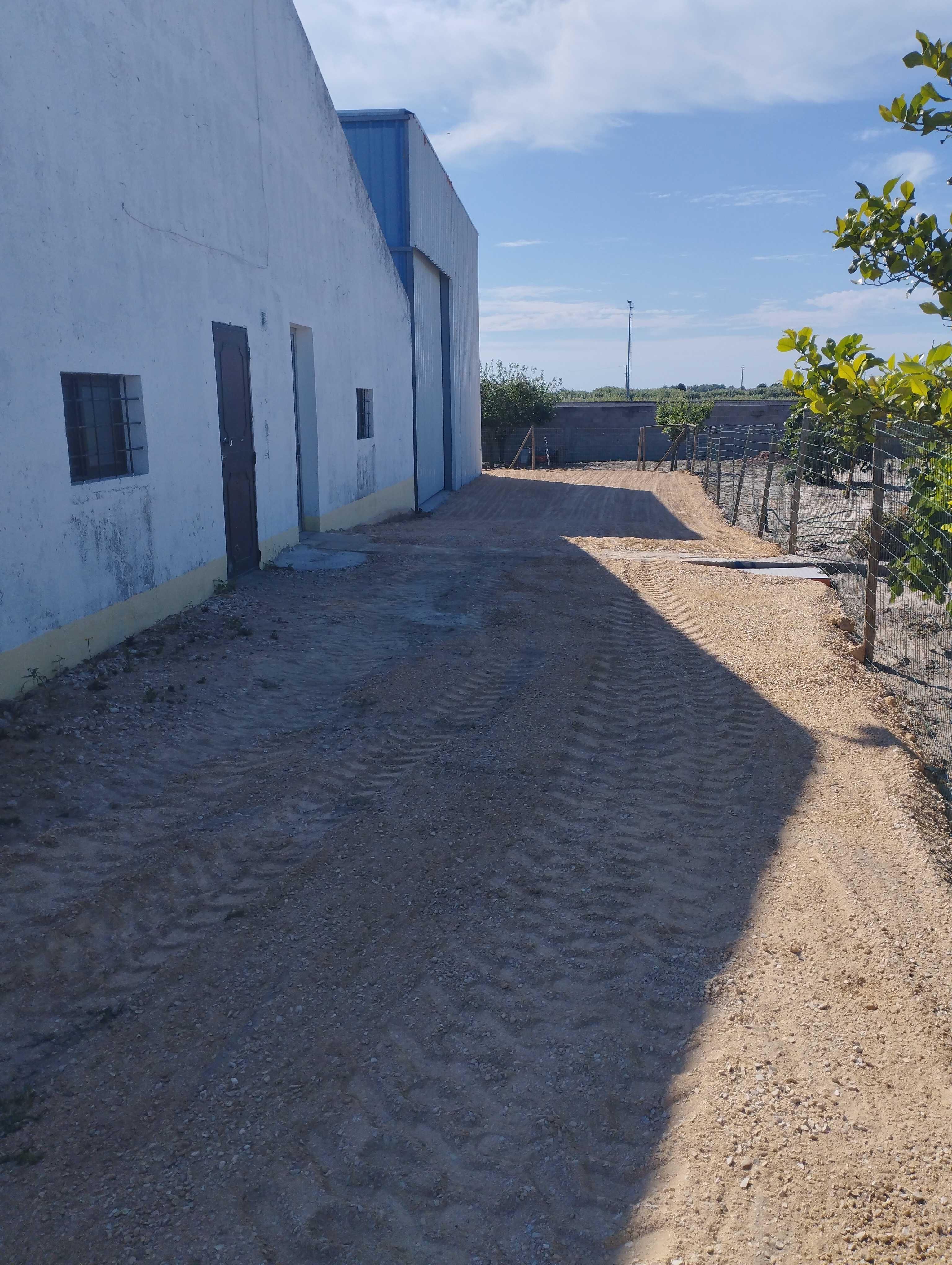Arrenda se Armazém 145m2 / Samora Correia