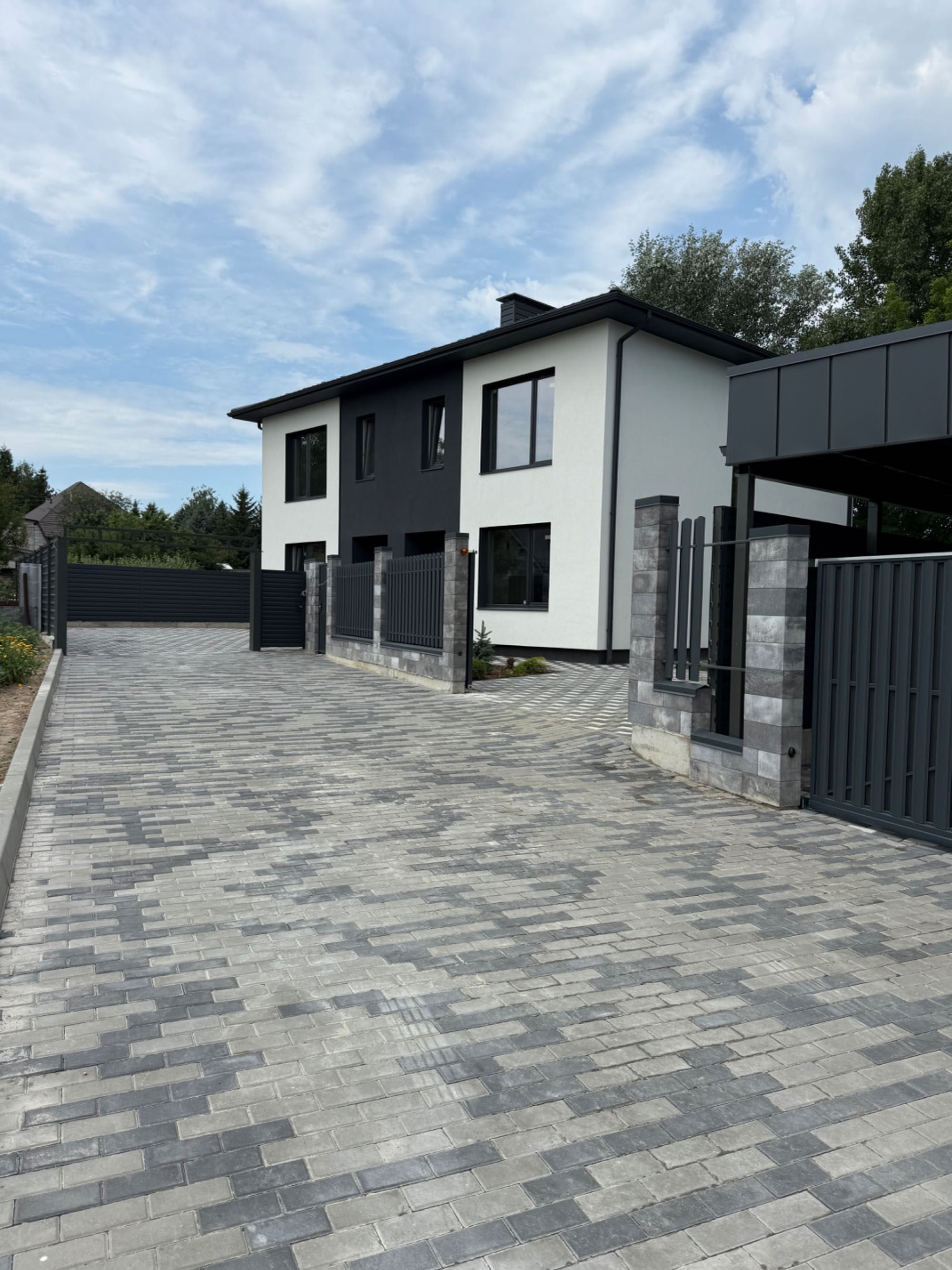 Продам якісний дуплекс 105м2.