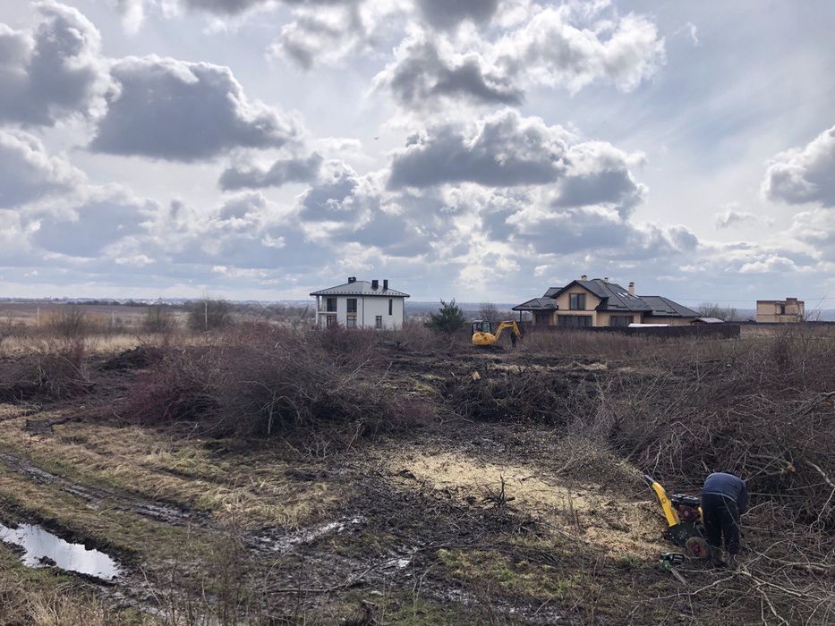 Чистка ділянок. Зрізнання та Корчування дерев, пнів. Львів та область.