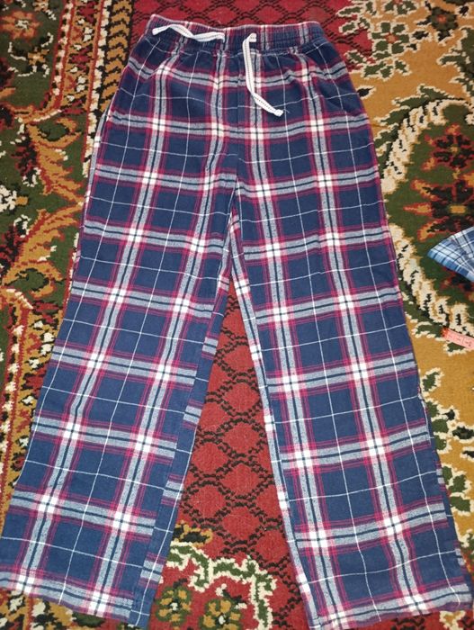 Штани піжамні на хлопчика 6- 8 років
Довжина 73 см, на 6-8 років, стан