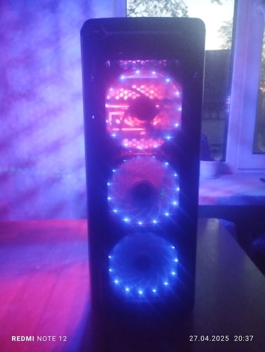 Пк,потужний тягне все на максималках