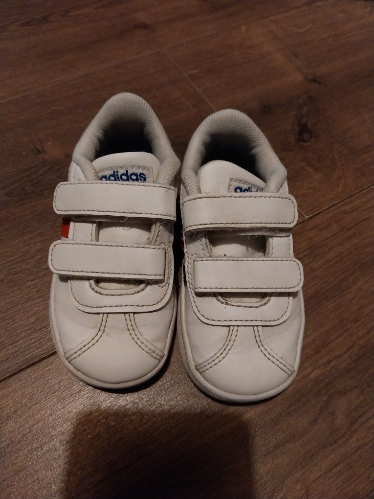 Adidasy firmy adidas 21