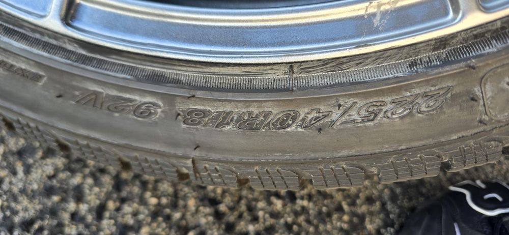 Pneus 225/40 R18