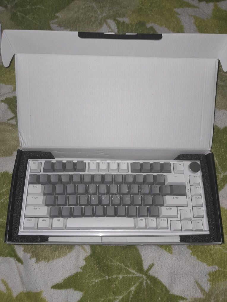 Продам клавіатуру Ajazz ak820