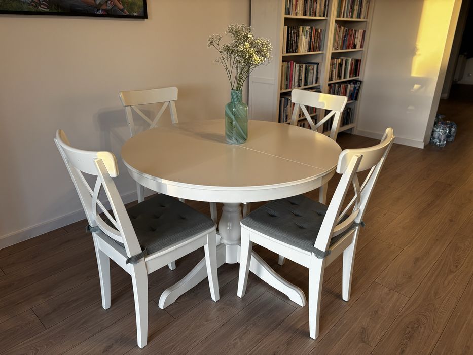 Stół okrągły, owalny rozkładany ikea plus 6 krzeseł