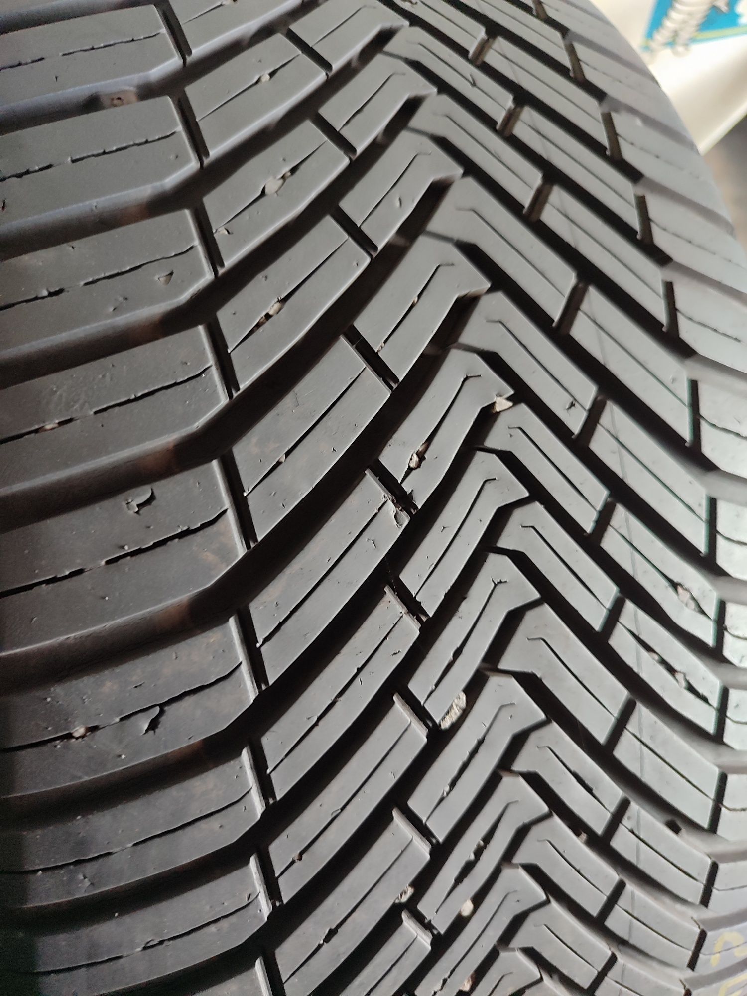 Шини continental 245 45 r18. 21 рік