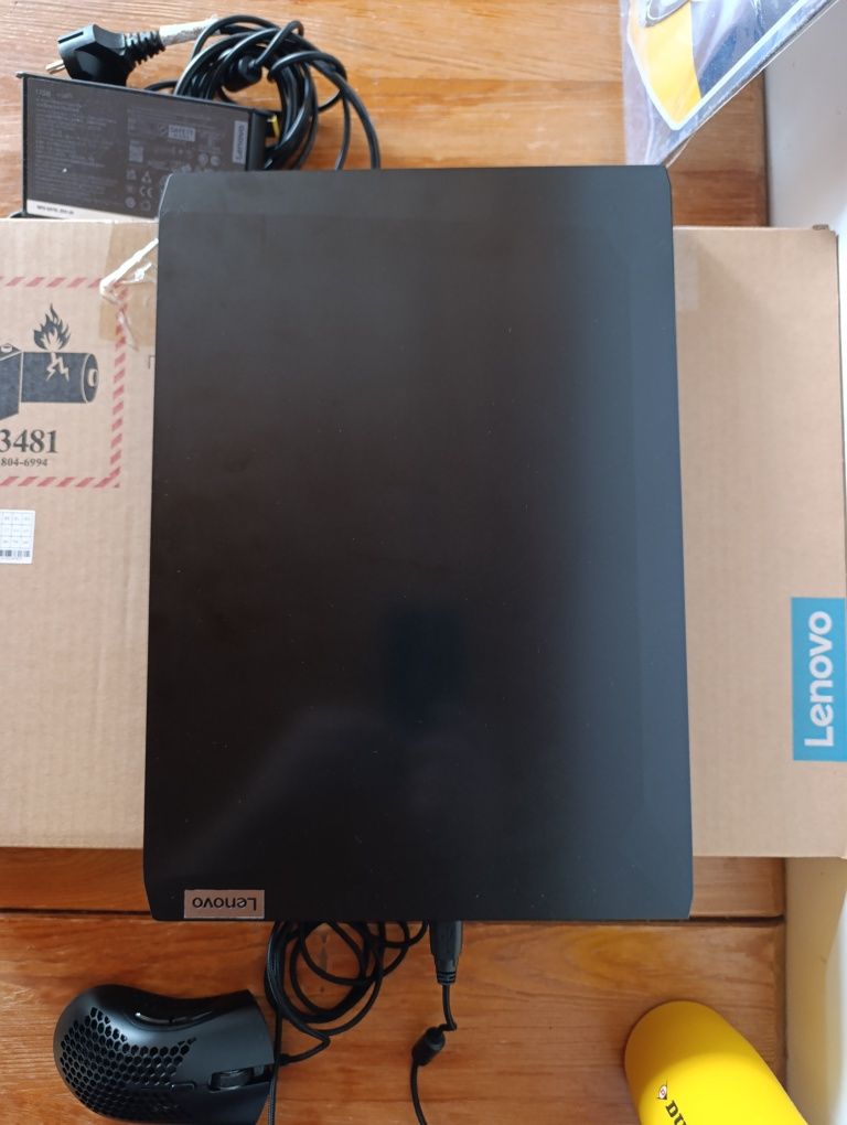 Lenovo 144Hz R5 5600h GTX 1650 16ram 512ssd