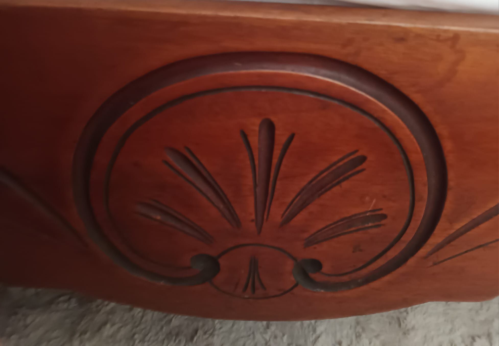 Cama com estrado e colchão