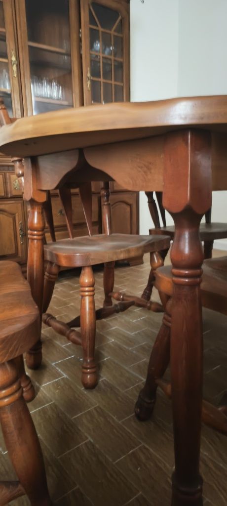 Sala de jantar em madeira