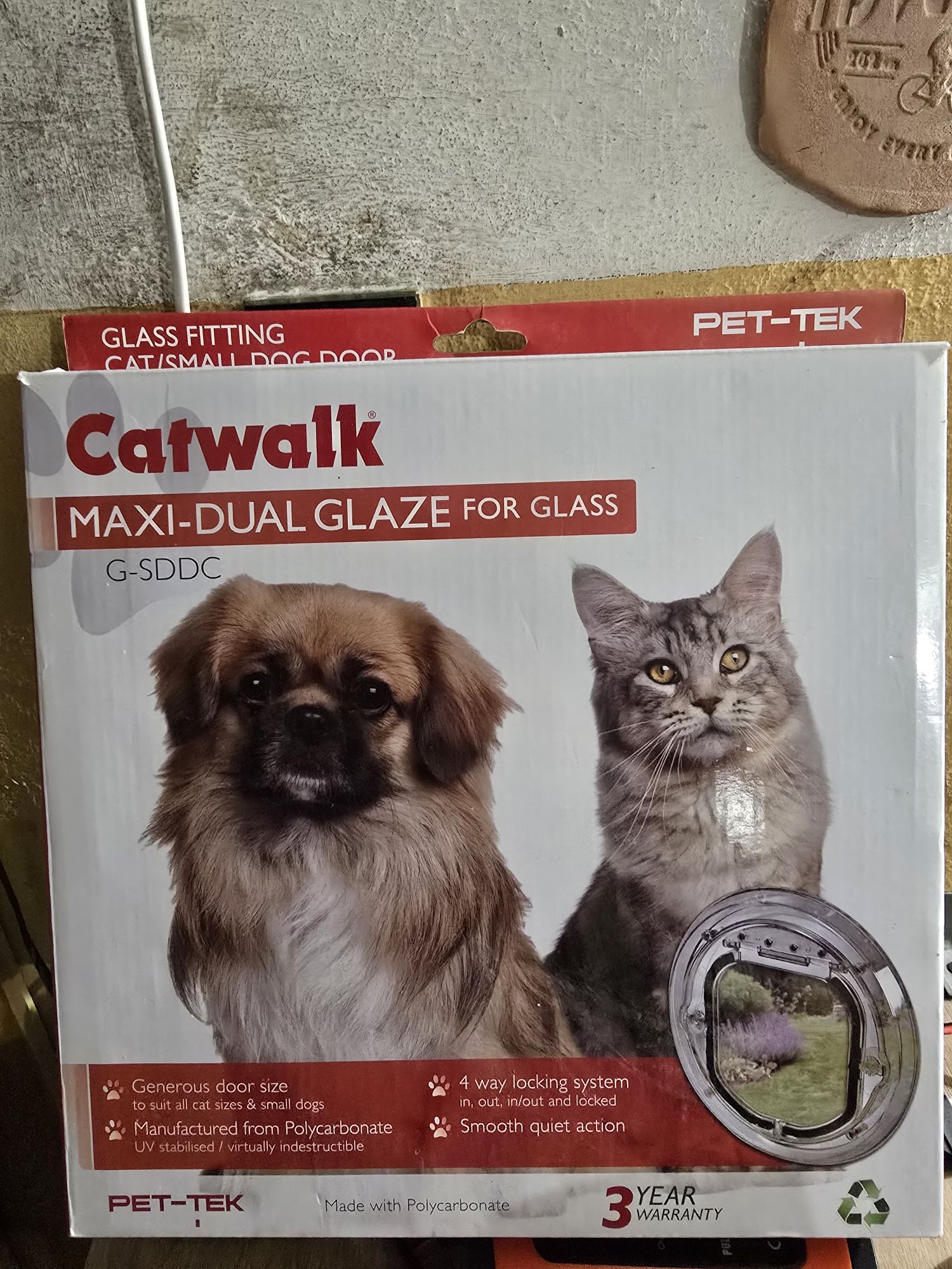 Drzwiczki dla psa i kota