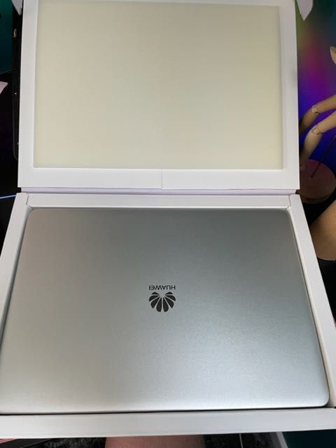 Huawei matebook D14