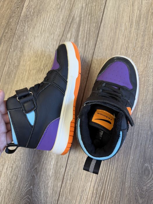 Кросівки 28р холодна осінь/весна