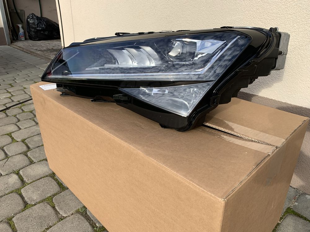 Sprzedam lampe przod skoda superb 2021rok