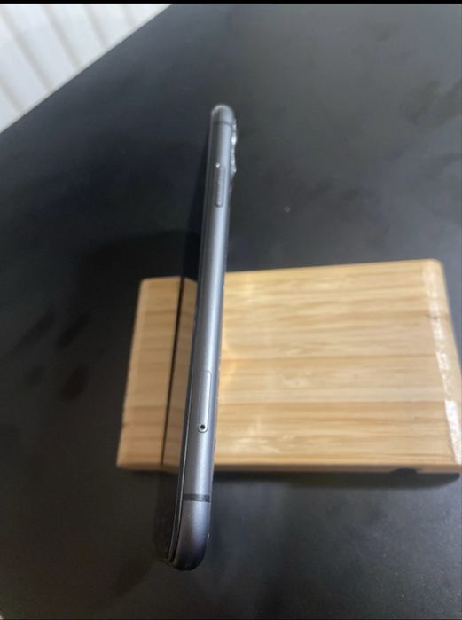 Iphone 11  64gb uszkodzony