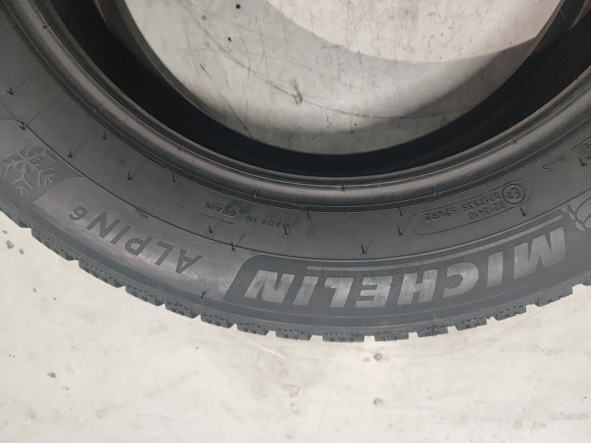 2 pneus semi novos Michelin 205/60R16 Oferta dos  Portes