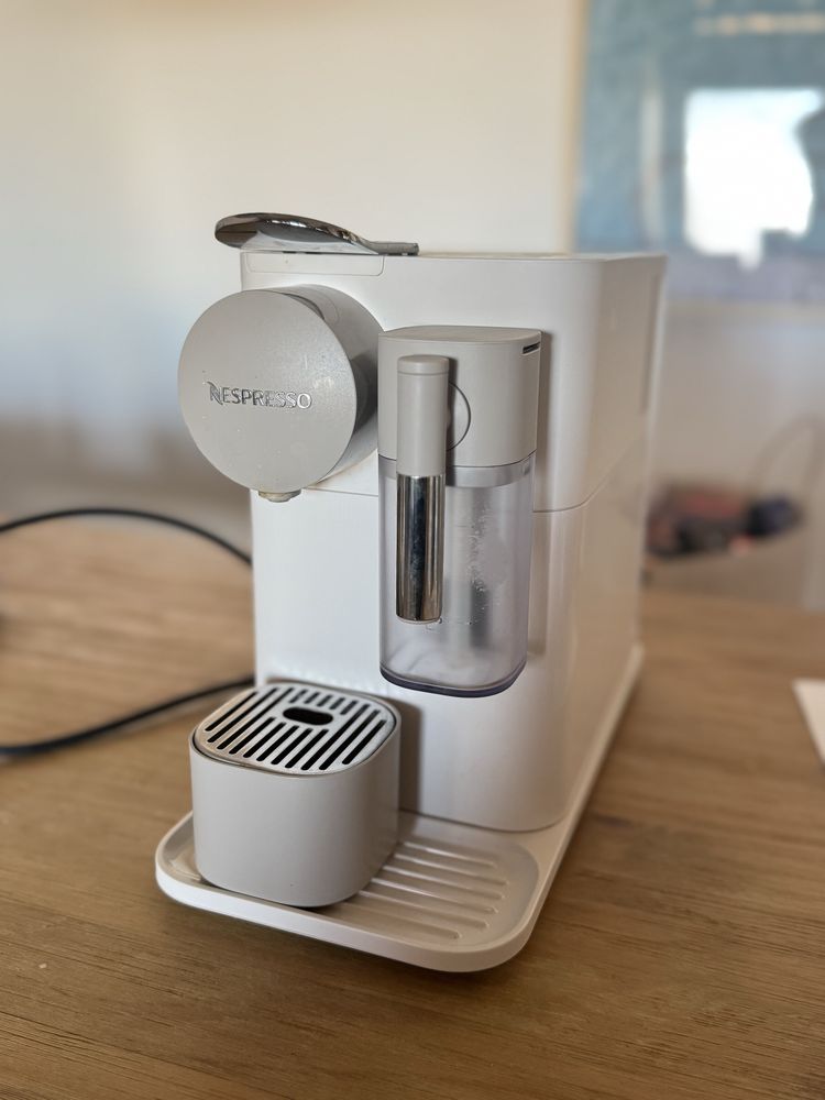 Nespresso Latissima One