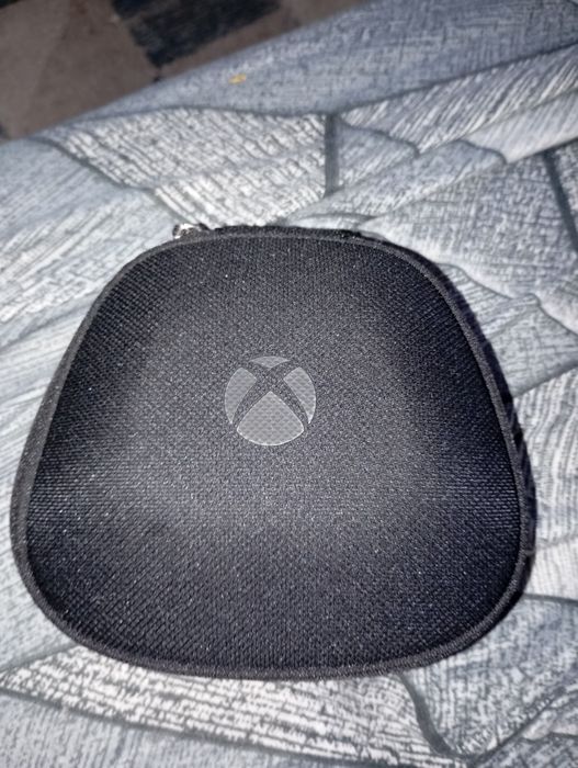 Comando Xbox One elite wireless com tudo novo algumas marcas de uso.
