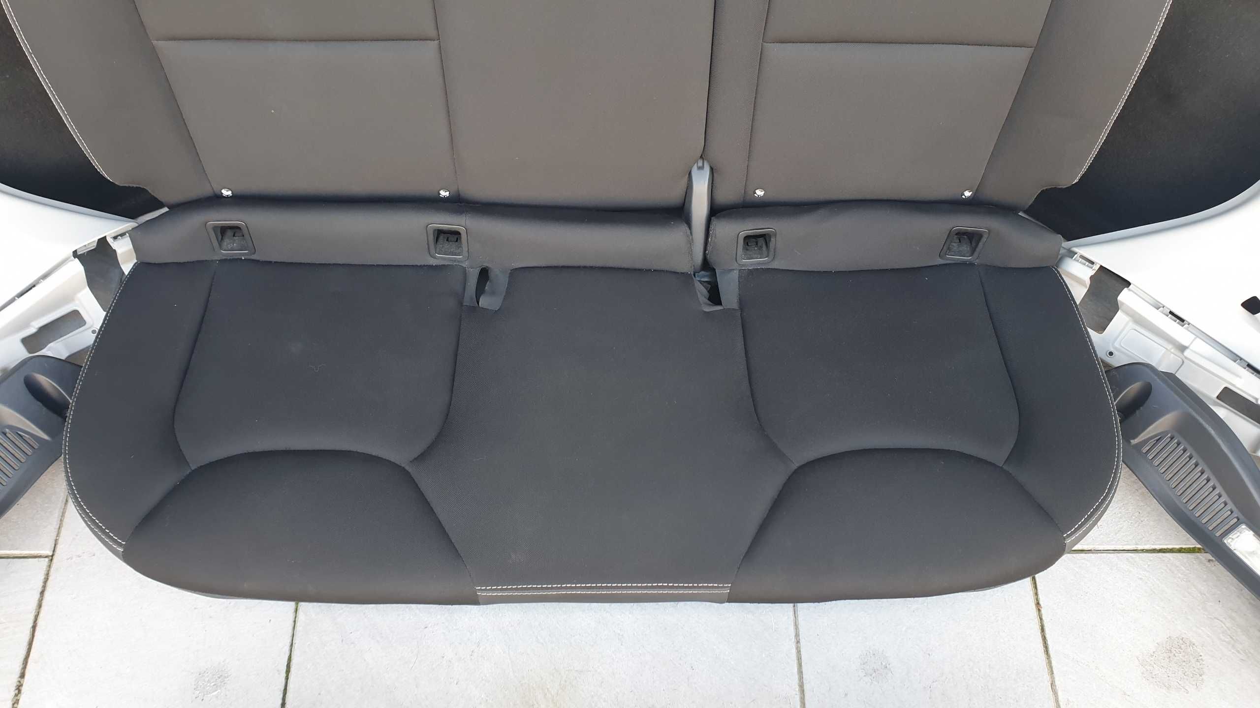 Renault clio IV 4 tylna kanapa fotel przekładka z vana pasy boczki