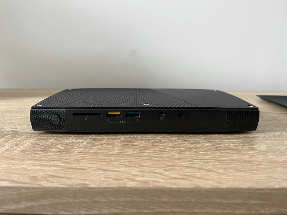 Komputer Intel NUC Skull Canyon i7-6770HQ 8GB 512GB Windows 11
