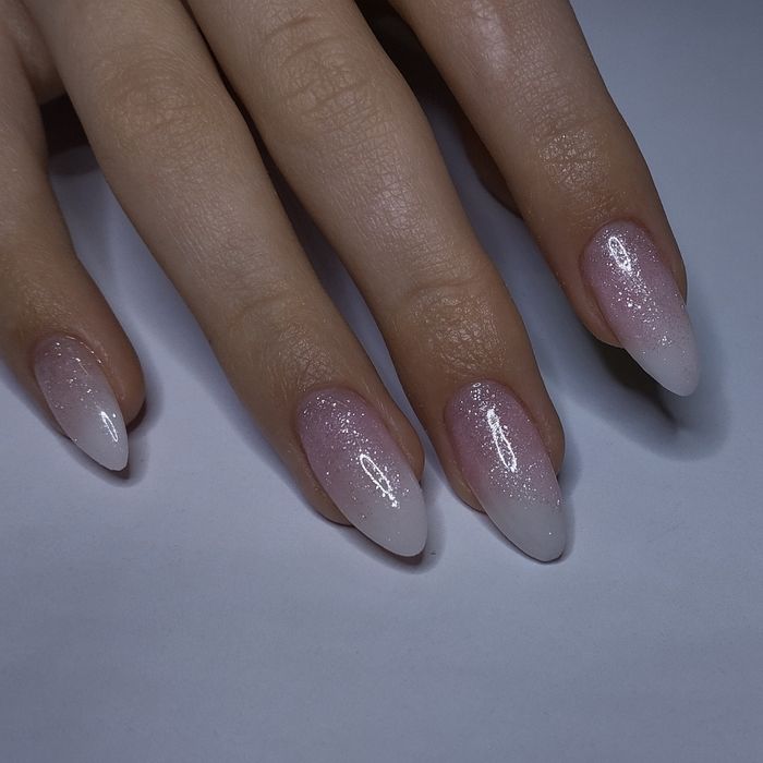 Мастер маникюра. Центр.