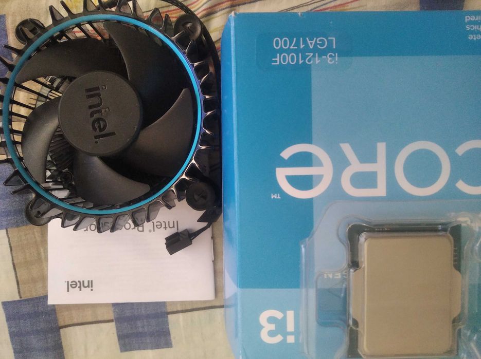 Процессор Интел i3 -12100f