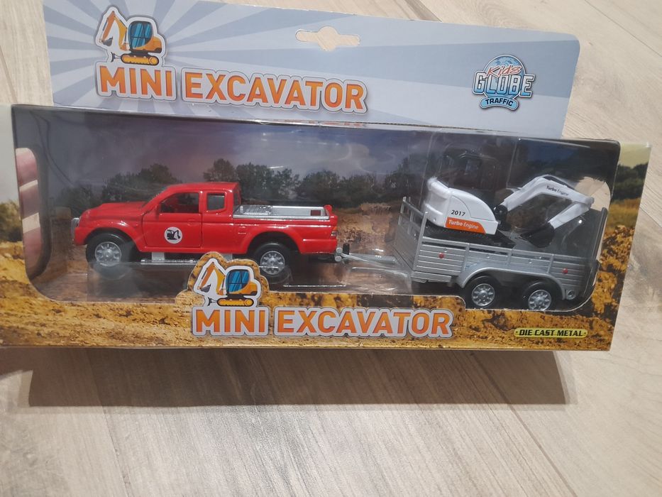 Nowy pickup z przyczepą I koparką auto zabawka dla chłopca
