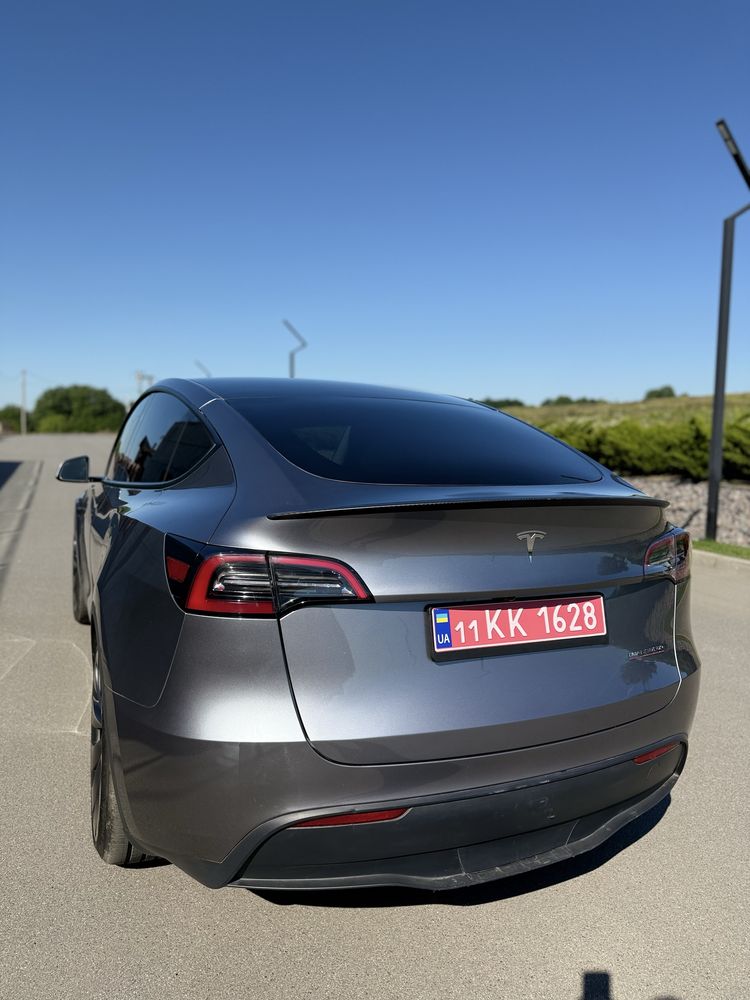Tesla model Y performance