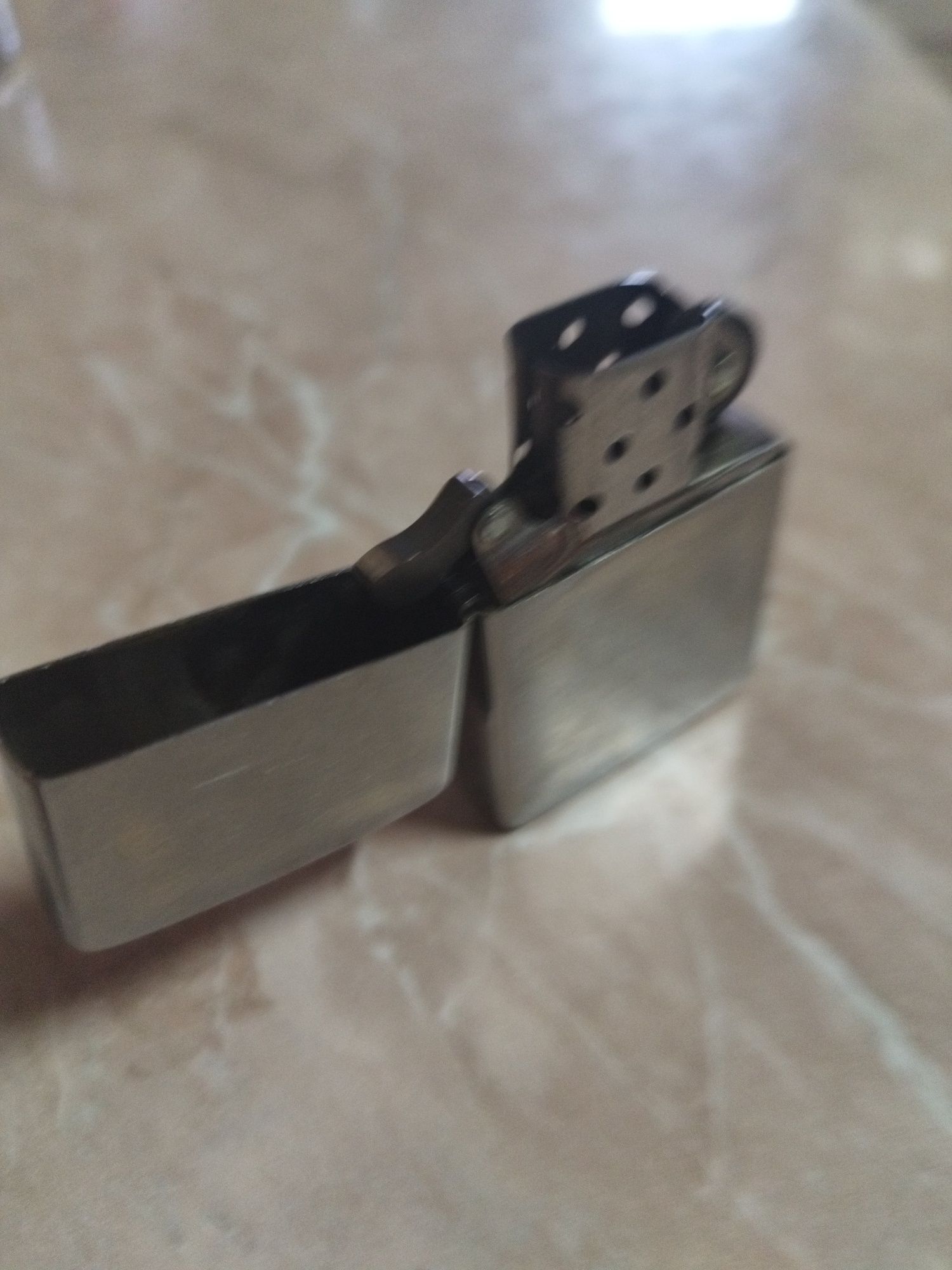 Benzynowa zapalniczka zippo