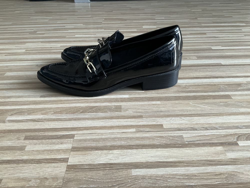 Buty damskie lakierowane czarne Zara rozmiar 39