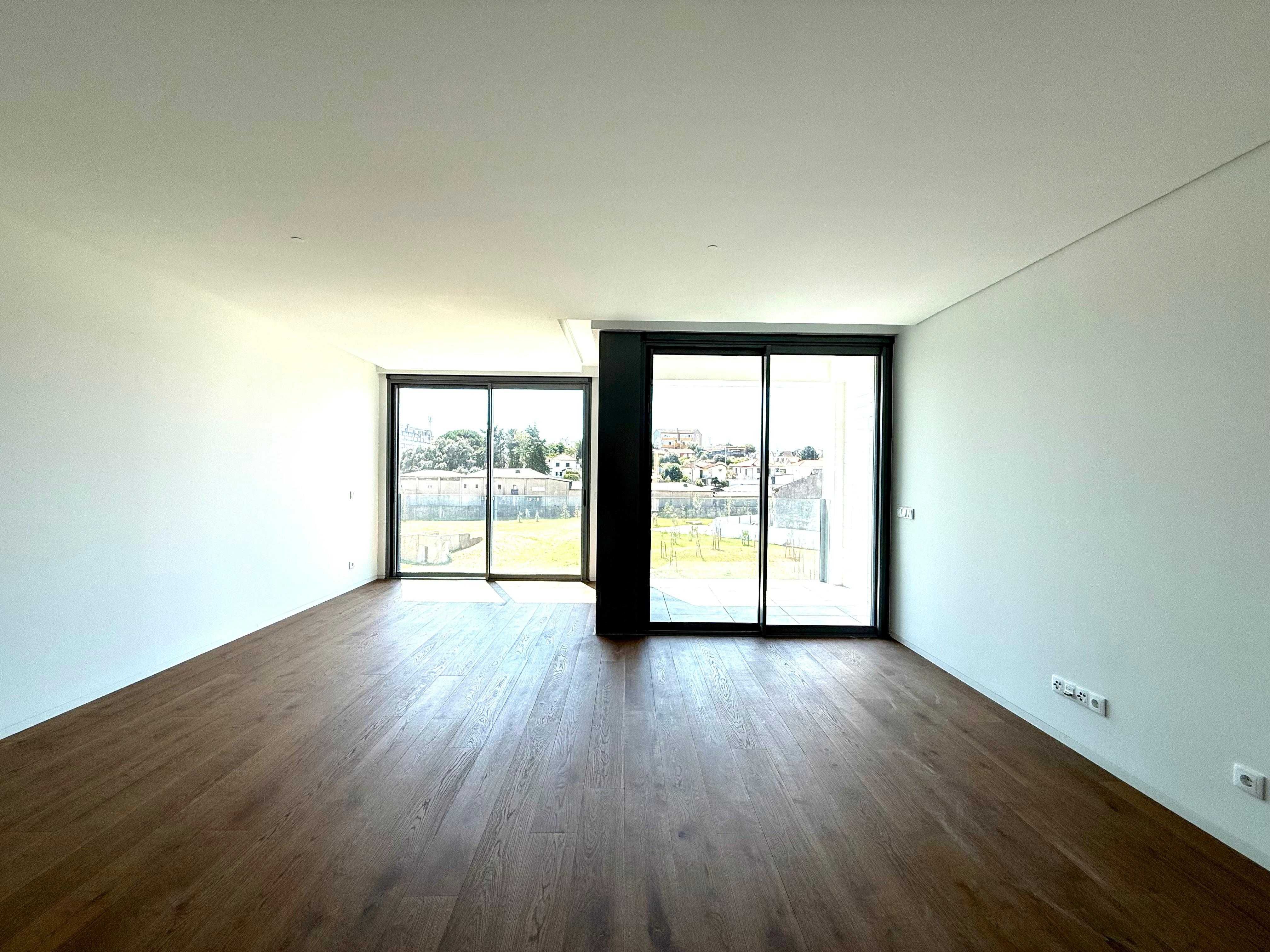 Apartamento T2 novo com varanda