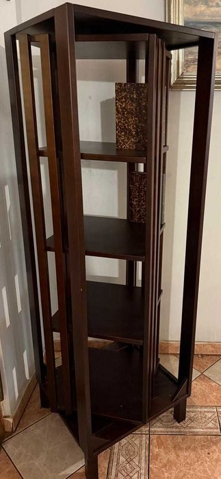 Obrotowa biblioteczka  Regał na książki