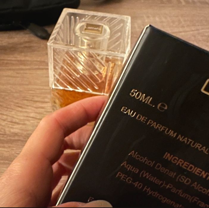 Lattafa khamrah perfum