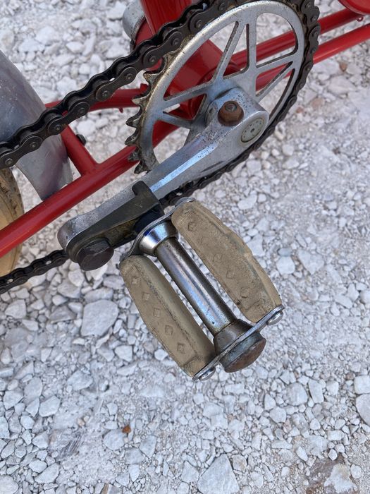 Triciclo antigo de carga Francês criança