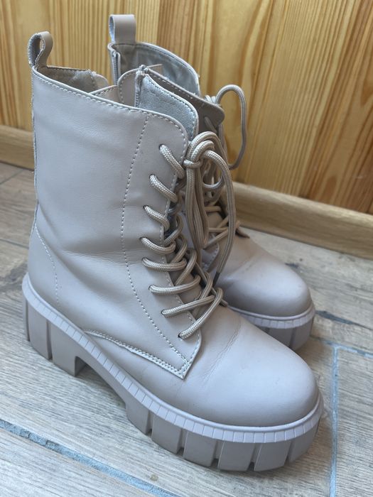 Жіночі чобітки 37 рр