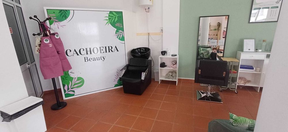 Trespasse de Salão & Loja de Beleza –Em funcionamento no Entroncamento