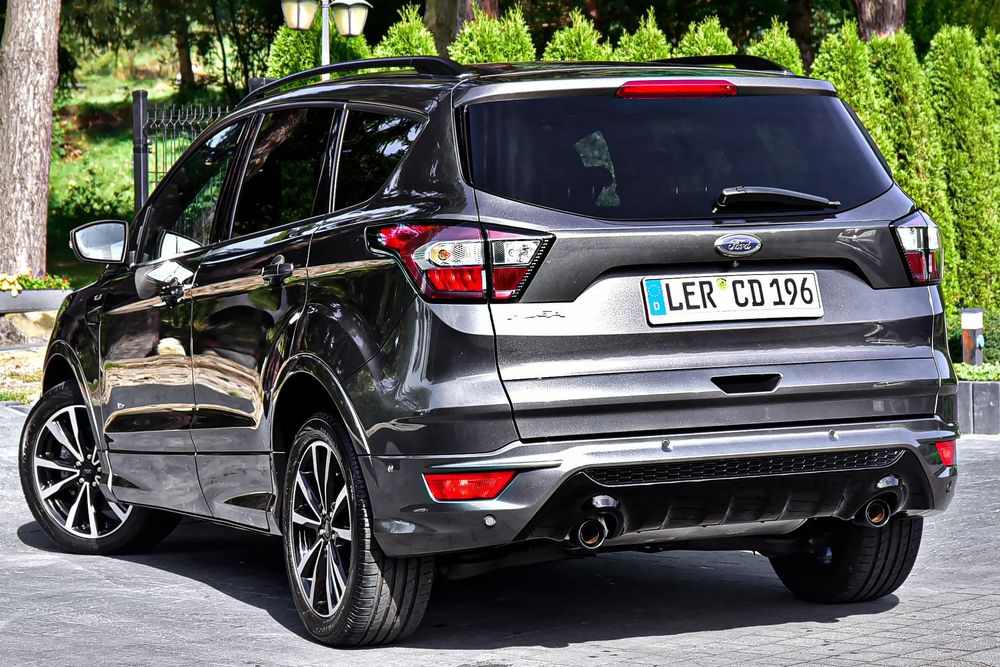 Ford Kuga 2,0 TDCI ! 4x4 ! St-Line ! Navi ! Kamera !