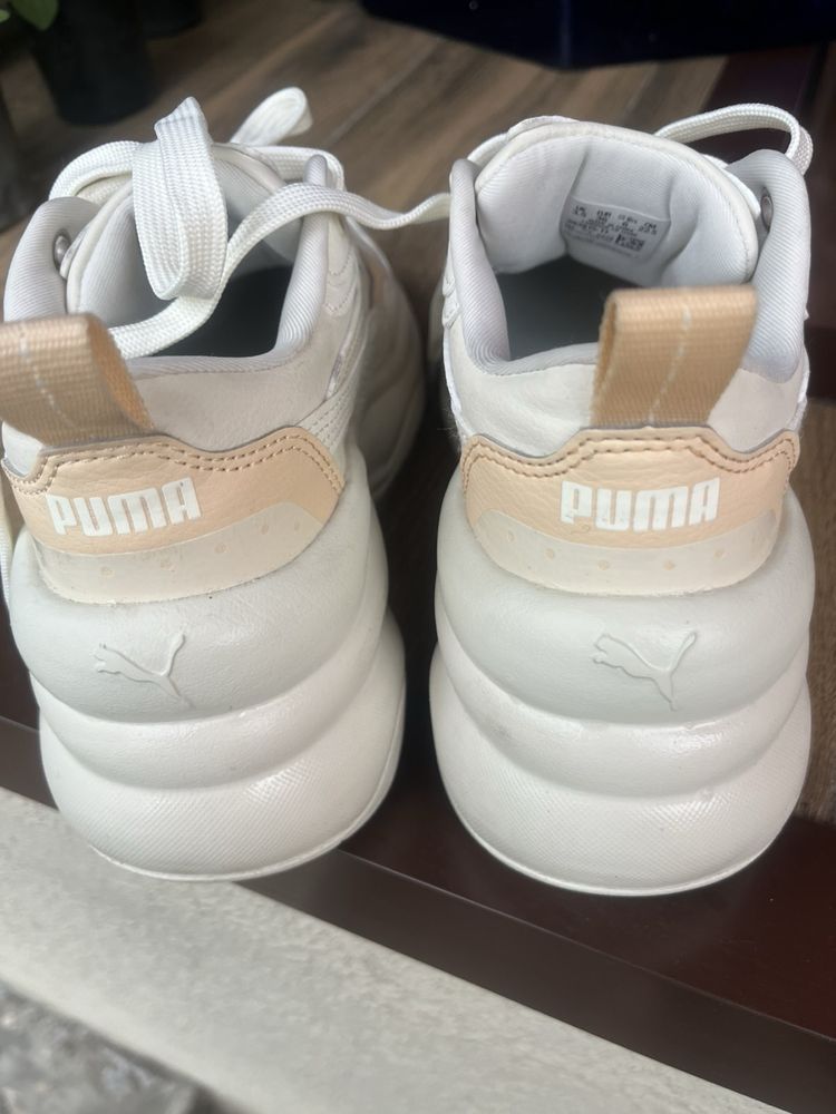 Продам женские кроссовки Puma, купленные в Европе