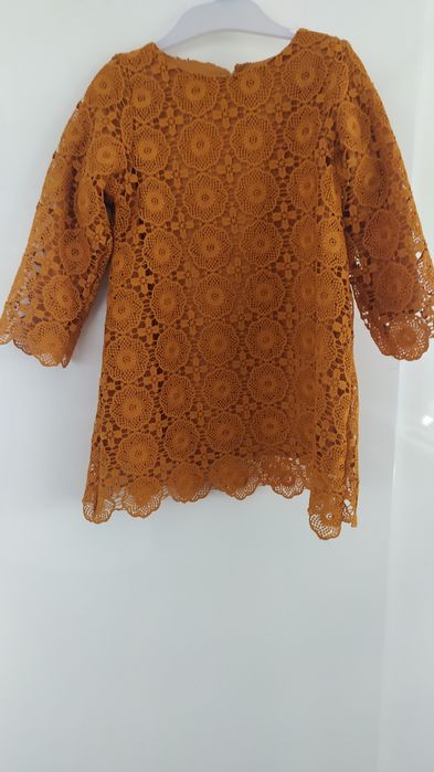 Piękna ażurowa sukienka dziewczęca. Stan idealny. Rozmiar 86. Reserved