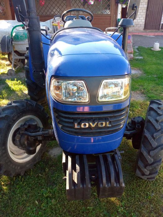 Трактор LOVOL TE244